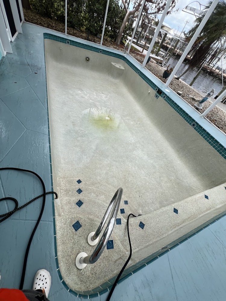 Poseidon Pool Specialist
