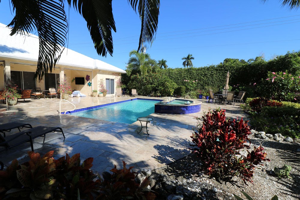 Lifestyle Pools of Naples
