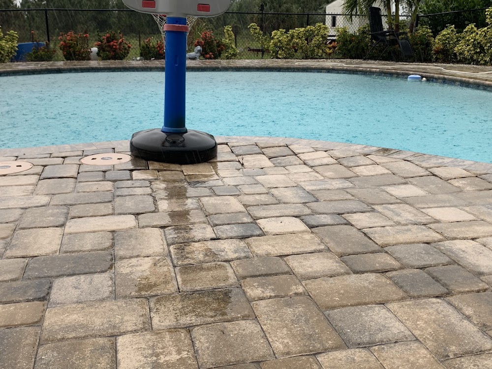 Custom Pools of Naples